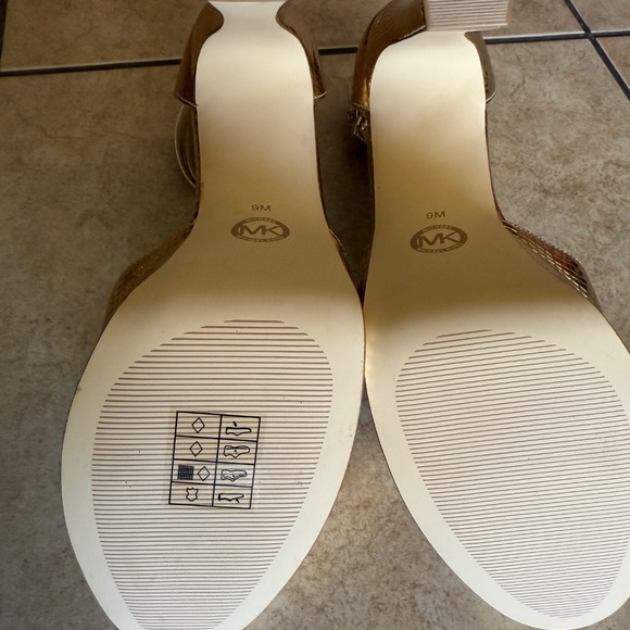 Michael Kors Martina Gold Metallic Snake Embossed Heels SZ Various Orig. $195 - Picture 11 of 16